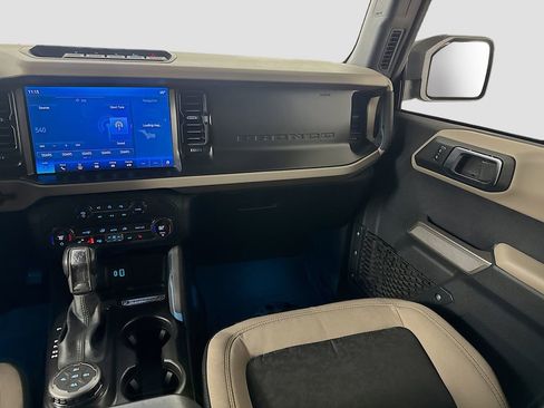 Used 2023 Ford Bronco Wildtrak image 23