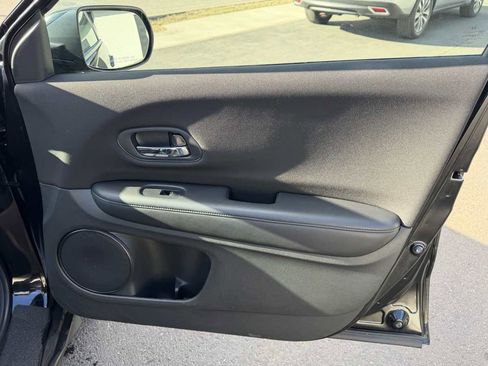 Used 2017 Honda HR-V LX image 20