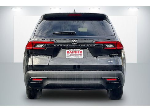 Used 2025 Toyota Grand Highlander AWD image 4