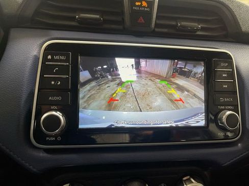 Used 2024 Nissan Versa SV FWD image 17