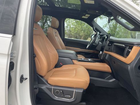 Used 2022 Ford Expedition Max Platinum AWD/4WD image 35