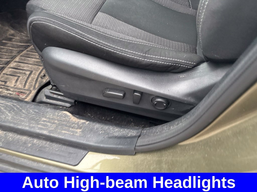 Used 2023 Subaru Outback Premium AWD/4WD image 16
