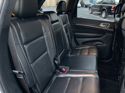 Used 2017 Jeep Grand Cherokee Limited image 39