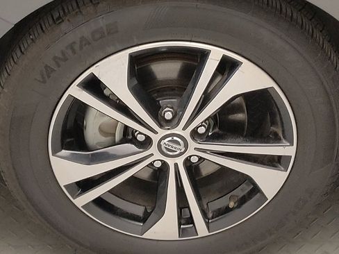 Used 2022 Nissan Sentra SV w/ All-Weather Package image 31