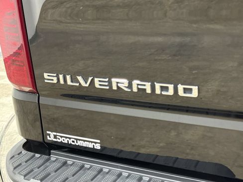Used 2022 Chevrolet Silverado 1500 LT w/ Z71 Off-Road Package AWD/4WD image 25