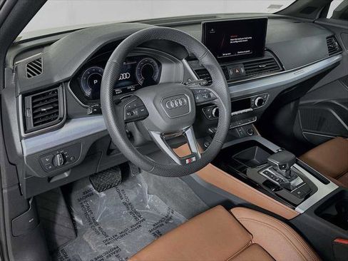 Certified 2025 Audi Q5 2.0T Premium Plus w/ Premium Plus Package image 9
