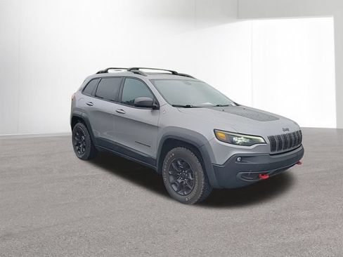 Used 2019 Jeep Cherokee Trailhawk w/ Comfort/Convenience Group AWD/4WD image 2