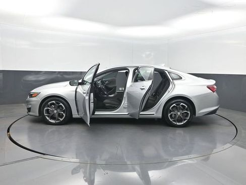 Used 2022 Chevrolet Malibu LT FWD image 41