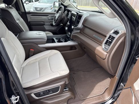 Used 2025 RAM 1500 Laramie image 32