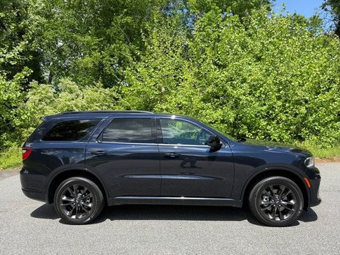 Used 2025 Dodge Durango GT w/ Blacktop Package AWD/4WD image 5