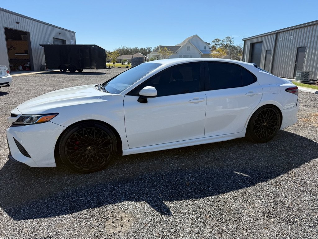 Used 2018 Toyota Camry SE FWD image 4