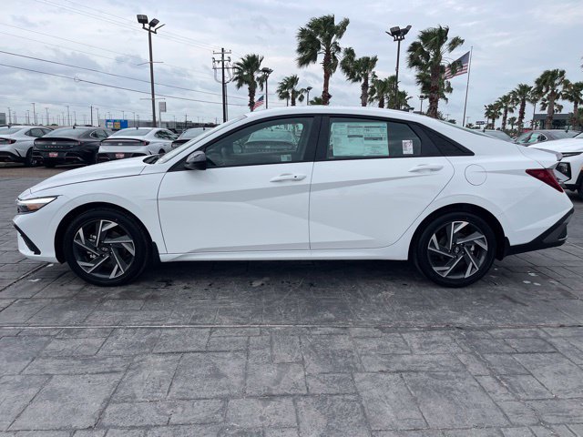 New 2025 Hyundai Elantra SEL FWD image 4
