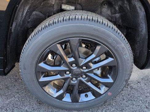 New 2026 Jeep Grand Cherokee Limited AWD/4WD image 13