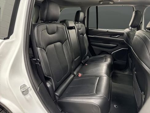 Used 2023 Jeep Grand Cherokee 4WD 4xe w/ Luxury Tech Group II image 36