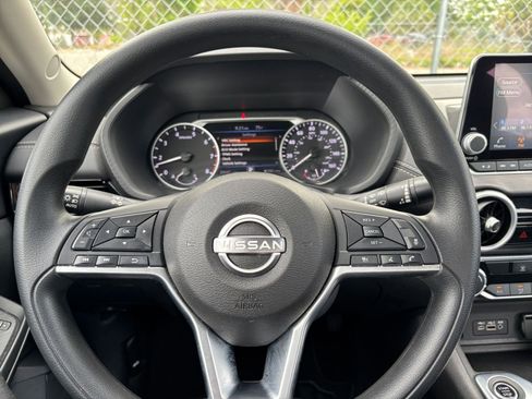 Used 2025 Nissan Sentra SV FWD image 25