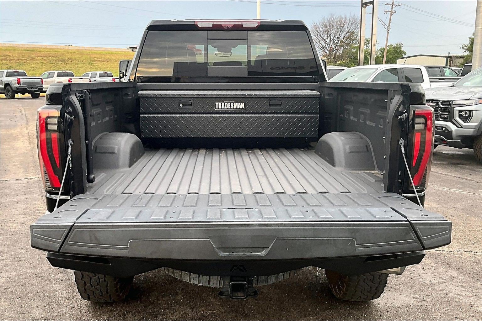 Used 2024 GMC Sierra 2500 AT4X AWD/4WD image 30