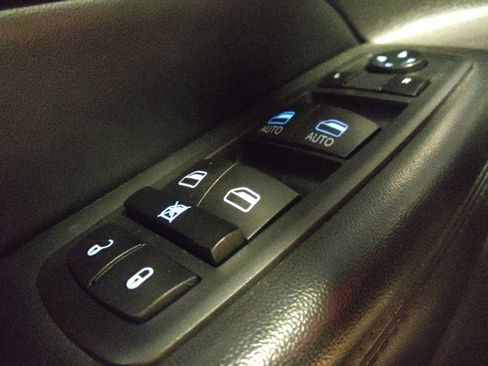 Used 2020 Jeep Grand Cherokee Laredo w/ Laredo X Package RWD image 27