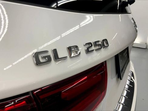 Used 2026 Mercedes-Benz GLB 250 image 15