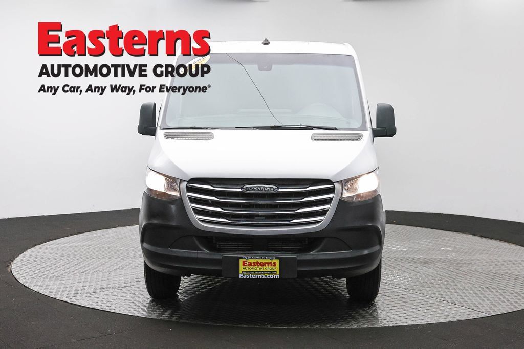 Used 2019 Freightliner Sprinter 2500 RWD image 4