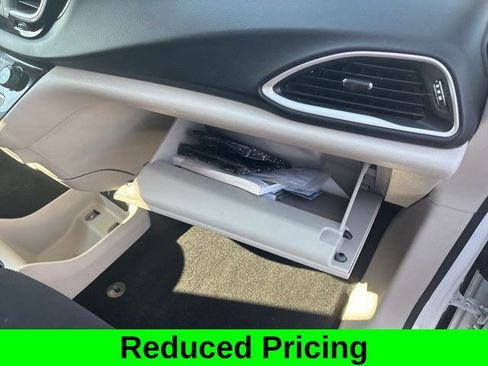 Used 2023 Chrysler Voyager LX FWD image 39