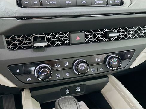 Certified 2025 Honda Accord SE image 14