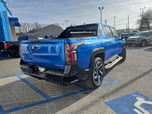 New 2025 Chevrolet Silverado EV RST image 15