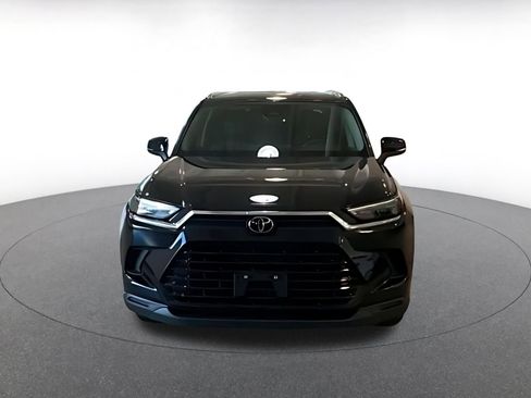 Used 2025 Toyota Grand Highlander FWD image 15