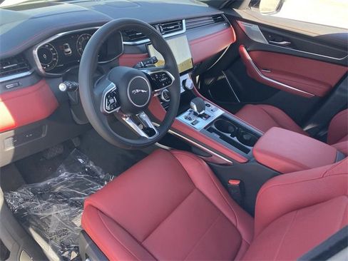 New 2025 Jaguar F-PACE R-Dynamic S image 12