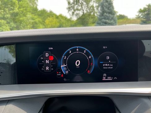 Certified 2026 Volkswagen Tiguan SE R-Line AWD/4WD image 22