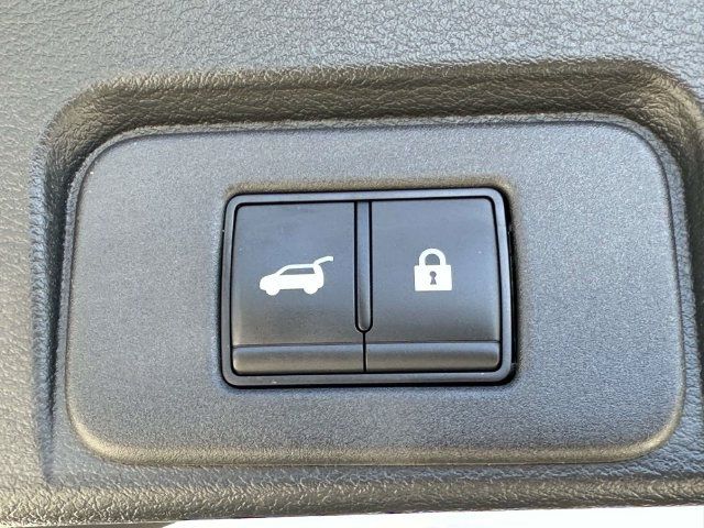 Used 2024 Nissan Rogue SV AWD/4WD image 14