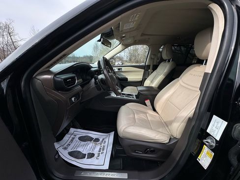 Used 2020 Ford Explorer Platinum image 11