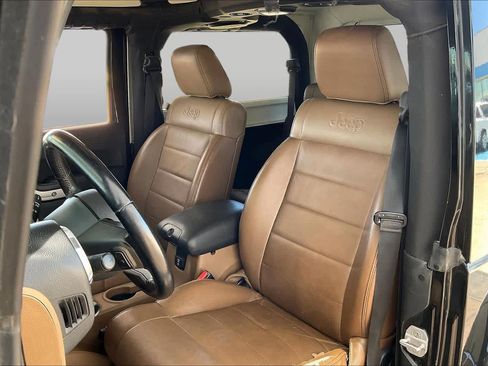 Used 2012 Jeep Wrangler Sahara w/ Connectivity Group AWD/4WD image 7