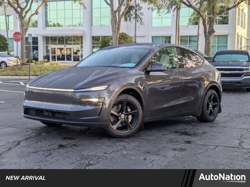 Used 2026 Tesla Model Y Long Range image 1