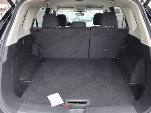 Certified 2023 Nissan Rogue SV image 27