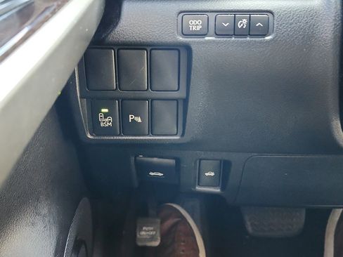 Used 2014 Lexus IS 250 w/ Luxury Package w/Brown Wood image 21