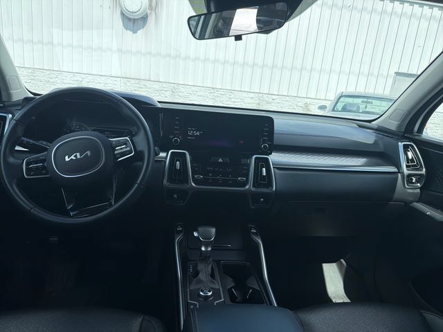 Used 2023 Kia Sorento S w/ Panoramic Sunroof Package FWD image 13