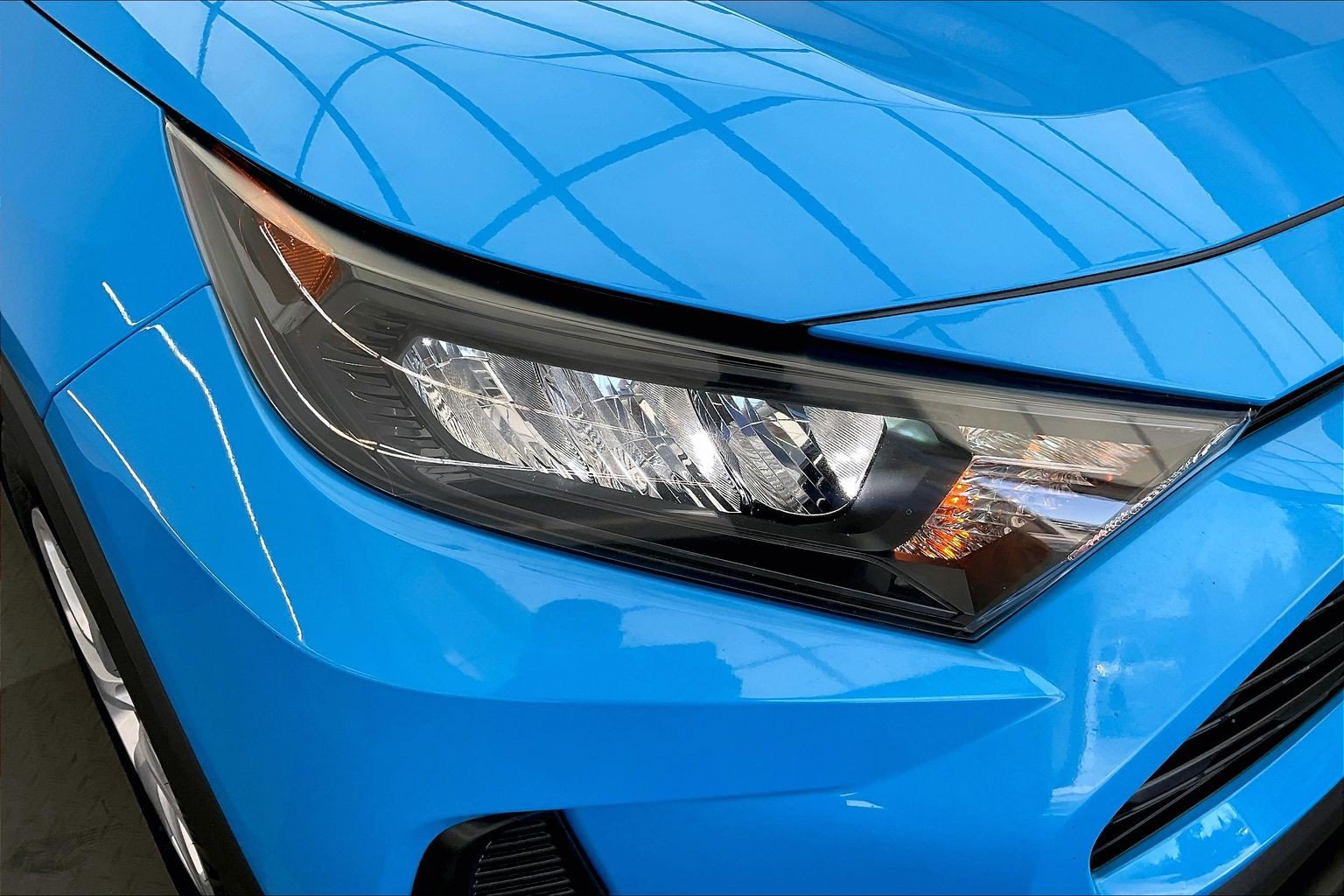 Used 2019 Toyota RAV4 LE w/ All Weather Liner Package FWD image 29
