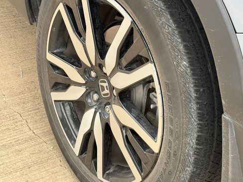 Used 2022 Honda Pilot Touring image 8