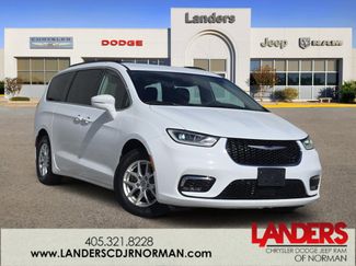 Used 2022 Chrysler Pacifica Touring-L video 1