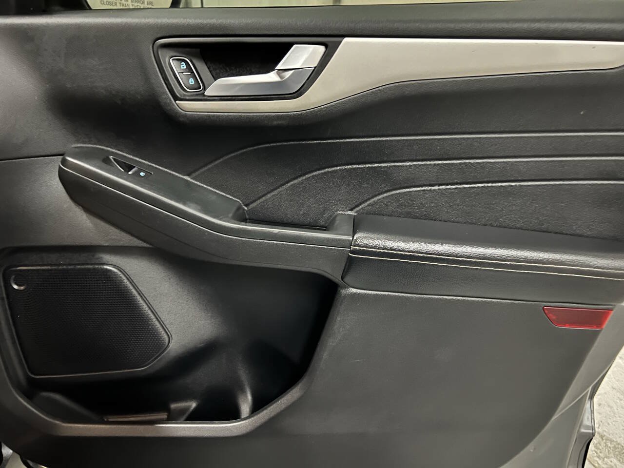 Used 2022 Ford Escape SEL w/ Technology Package FWD image 39
