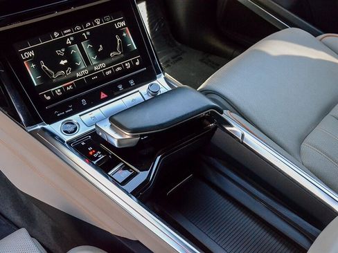 Used 2022 Audi e-tron Chronos w/ Chronos Package image 32