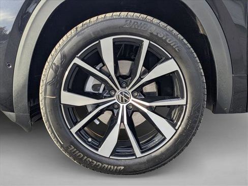 New 2026 Volkswagen Atlas Cross Sport SEL Premium R-Line image 10
