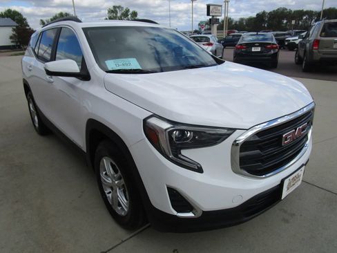 Used 2021 GMC Terrain SLE w/ Driver Convenience Package AWD/4WD image 5
