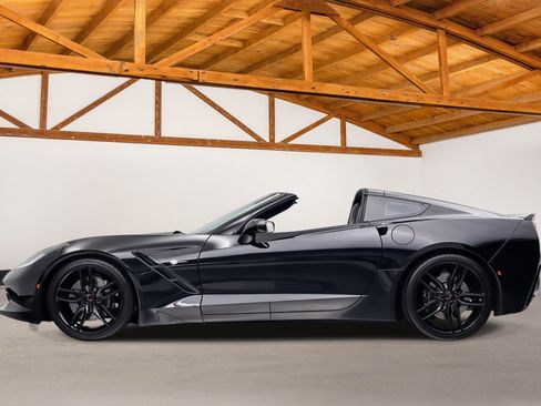 Used 2014 Chevrolet Corvette Stingray Coupe RWD image 2