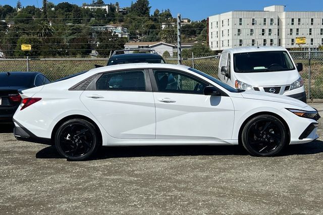 New 2026 Hyundai Elantra SEL Sport FWD image 5