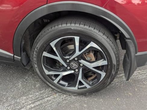 Used 2018 Toyota C-HR XLE FWD image 10