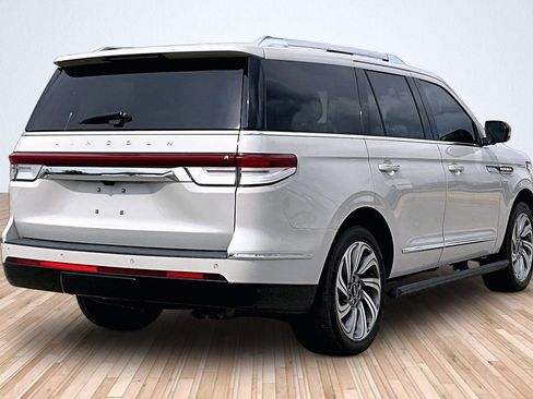 Used 2022 Lincoln Navigator Reserve AWD/4WD image 7