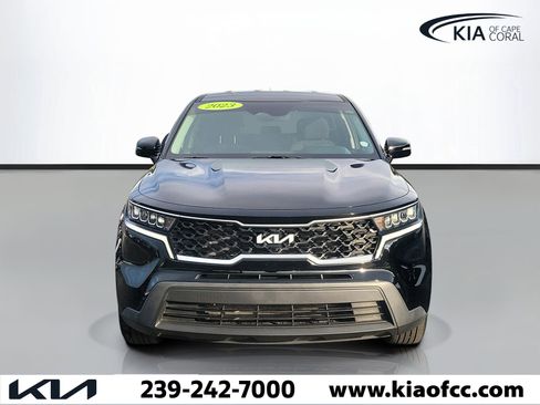Certified 2023 Kia Sorento LX FWD image 2