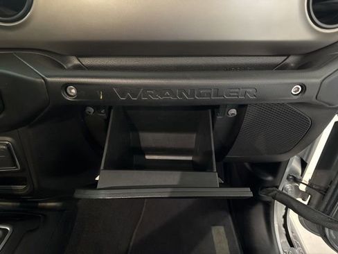 Used 2021 Jeep Wrangler Sport AWD/4WD image 46