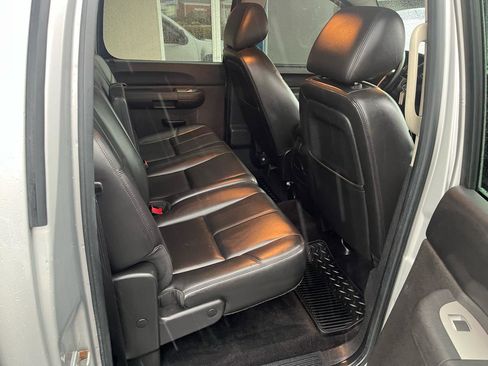 Used 2010 Chevrolet Silverado 1500 LT w/ Power Pack Plus AWD/4WD image 29